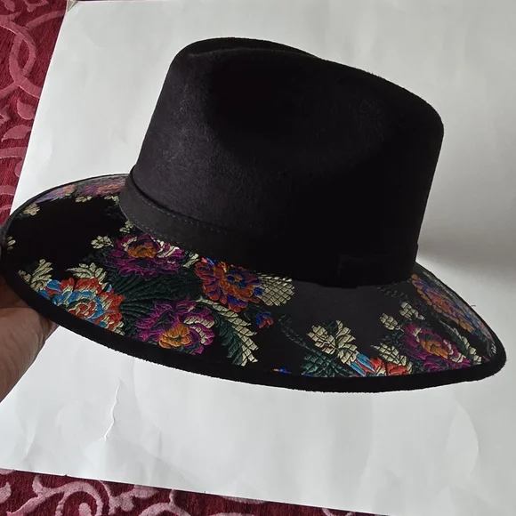 Floral Embroidered Black Hat - Picture 8 of 12